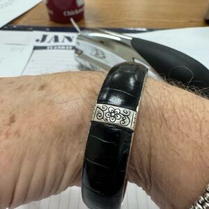 Brighton Bracket black and silver.